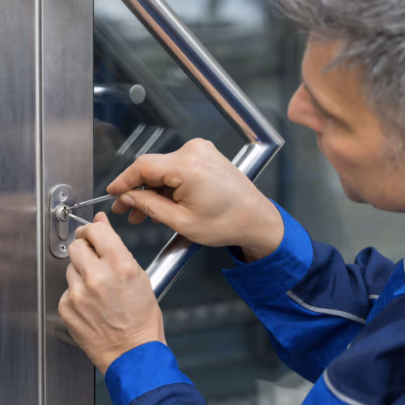 Şarkikaraağaç Çilingir